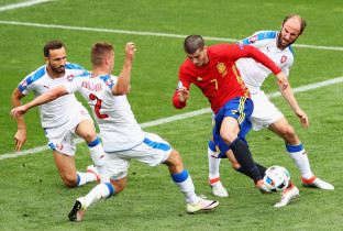 Pavel Kaderabek Tschechien Spanien EM Frankreich 3